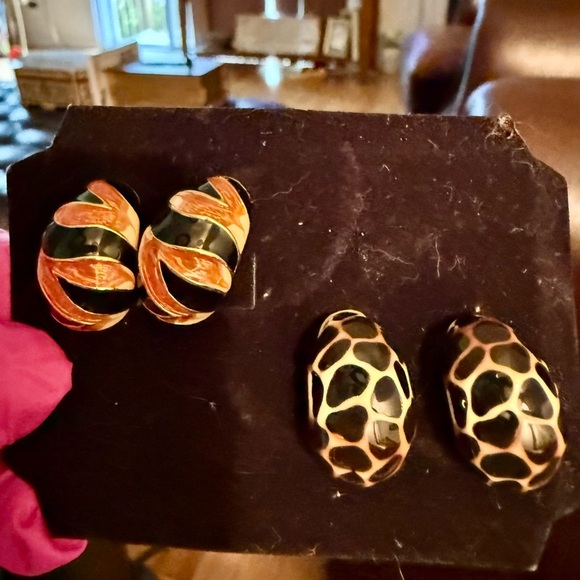 Kenneth Jay Lane Animal Print Half Hoop Earrings | Set of 2 - Picture 3 of 3